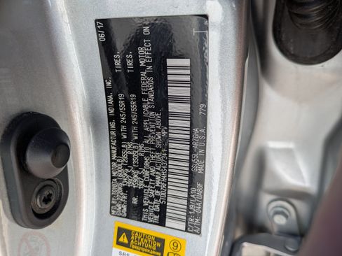 Used 2017 Toyota Highlander Limited image 35