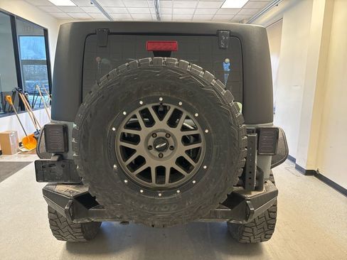Used 2015 Jeep Wrangler Unlimited Sport w/ Connectivity Group image 16