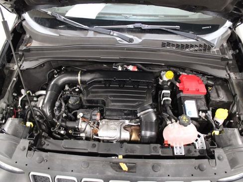 Used 2023 Jeep Renegade Latitude image 38