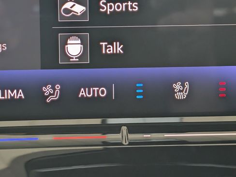 Used 2025 Volkswagen Tiguan SEL R-Line AWD/4WD image 33
