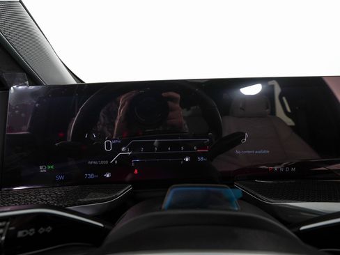 Used 2025 Cadillac Escalade ESV V w/ LPO, ONYX Package image 21