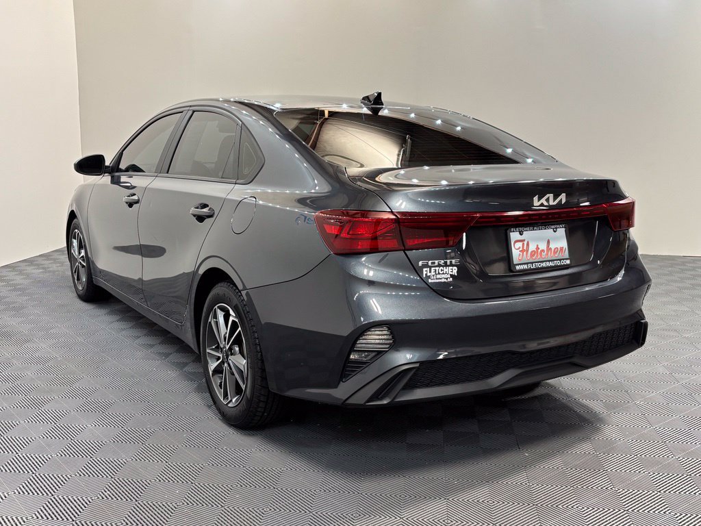 Used 2022 Kia Forte LXS FWD image 4