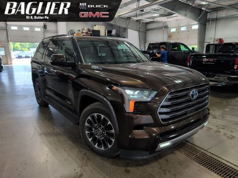 Used 2023 Toyota Sequoia Limited AWD/4WD image 1
