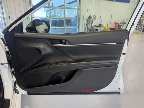 Used 2024 Toyota Camry SE image 22