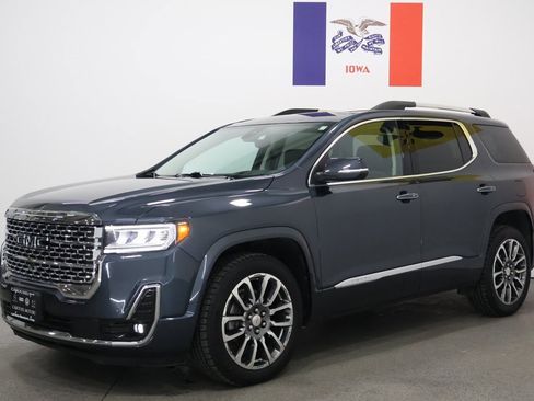 Used 2020 GMC Acadia Denali w/ Denali Ultimate Package image 8
