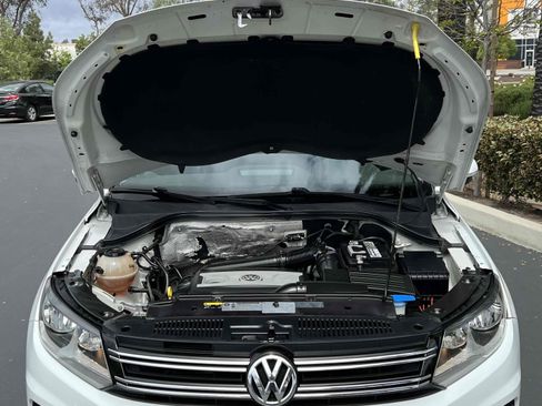 Used 2017 Volkswagen Tiguan Limited w/ Premium Package FWD image 20