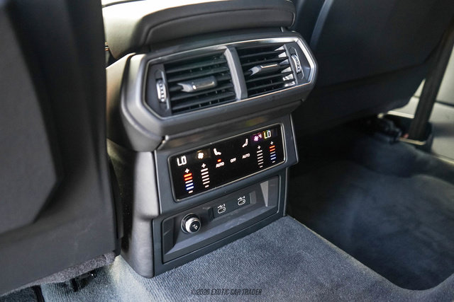 Used 2024 Lamborghini Urus S AWD/4WD image 36