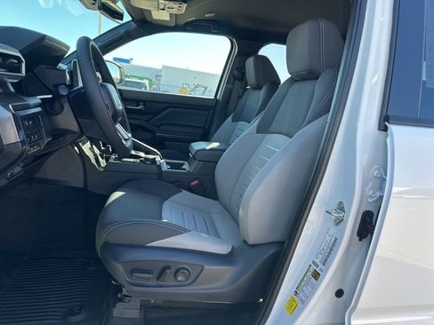 Certified 2025 Toyota Tacoma TRD Off-Road image 10