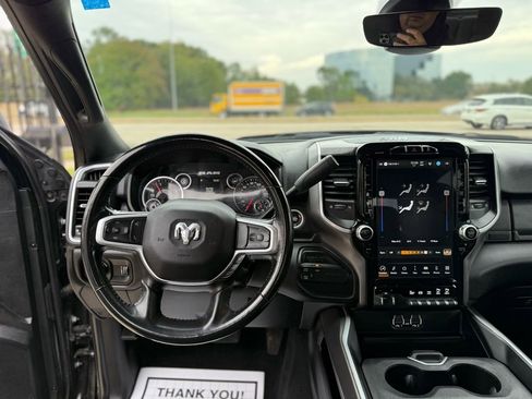 Used 2024 RAM 3500 Big Horn w/ Sport Appearance Package image 21