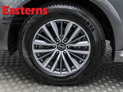 Used 2023 Nissan Armada SL w/ Captain's Chairs Package image 38