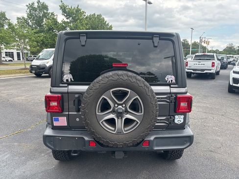 Used 2018 Jeep Wrangler Unlimited Sport S AWD/4WD image 6