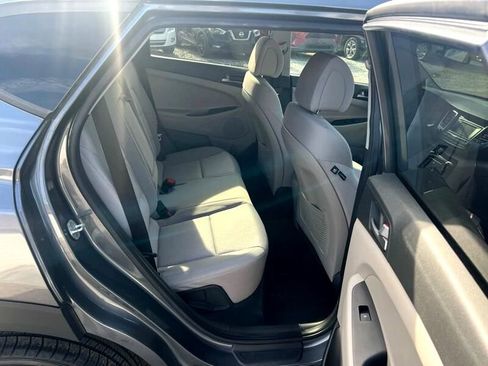 Used 2017 Hyundai Tucson SE image 17