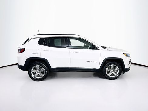 Used 2023 Jeep Compass Latitude AWD/4WD image 10