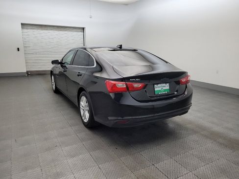 Used 2017 Chevrolet Malibu LT FWD image 5
