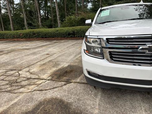 Used 2017 Chevrolet Suburban Premier AWD/4WD image 21