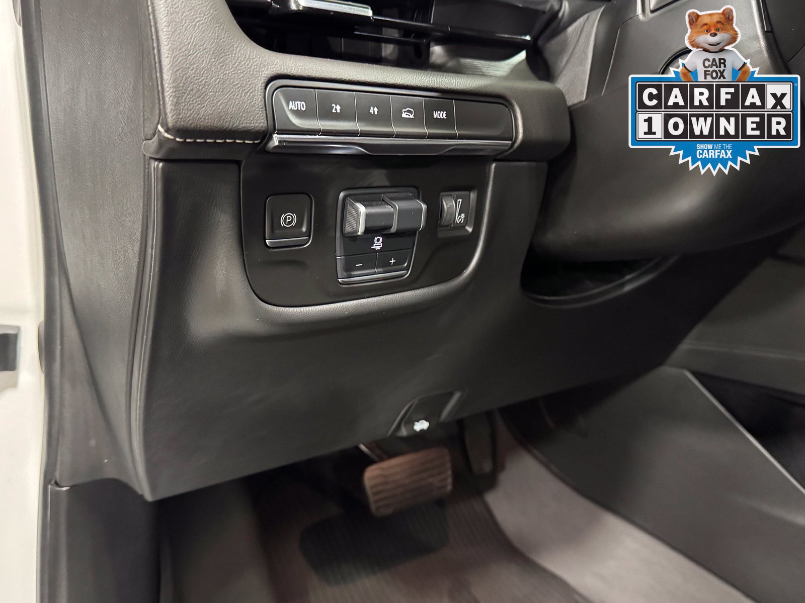 Used 2023 Cadillac Escalade Sport w/ LPO, ONYX Package AWD/4WD image 19