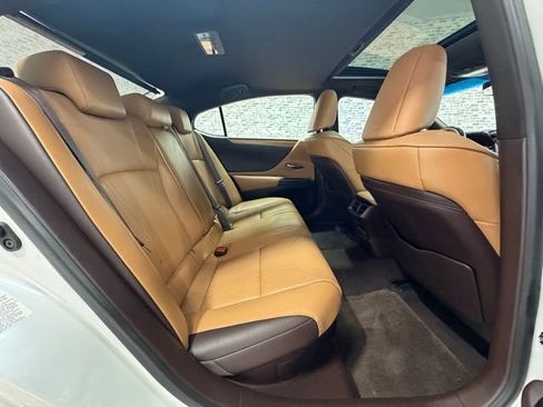 Used 2019 Lexus ES 300h FWD image 11