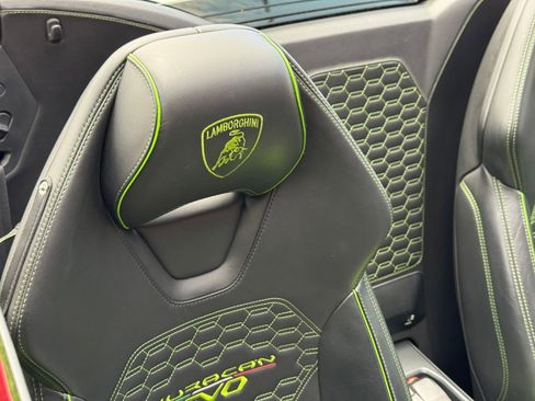 Used 2021 Lamborghini Huracan EVO RWD image 30
