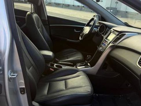 Used 2014 Hyundai Elantra GT w/ Option Group 03 image 12