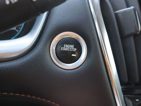 Used 2019 Chevrolet Traverse LT image 14