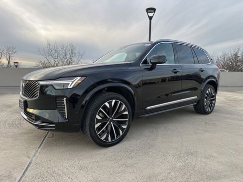 Certified 2025 Volvo XC90 B5 Plus image 4