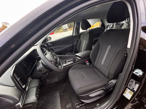 New 2026 Hyundai Elantra SE image 15