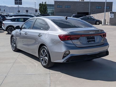 Certified 2023 Kia Forte LXS FWD image 3