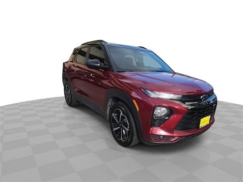 Certified 2023 Chevrolet TrailBlazer RS w/ Sun and Liftgate Package image 2