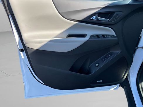 Used 2021 Chevrolet Equinox Premier image 15