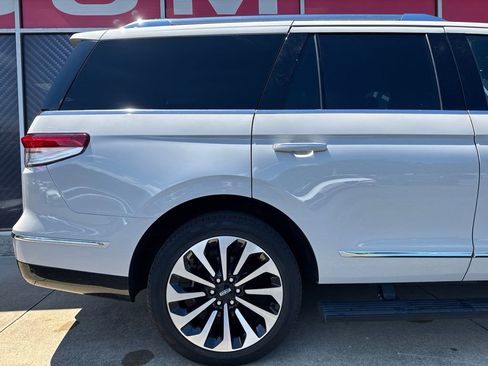 Used 2023 Lincoln Navigator Reserve AWD/4WD image 5