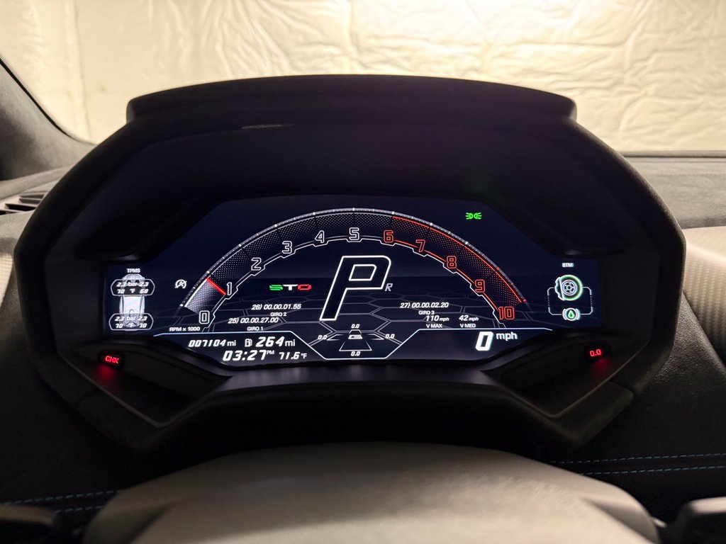Used 2021 Lamborghini Huracan STO RWD image 13