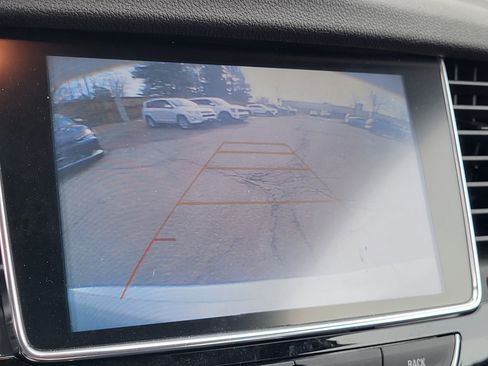 Used 2021 Buick Encore Preferred image 23