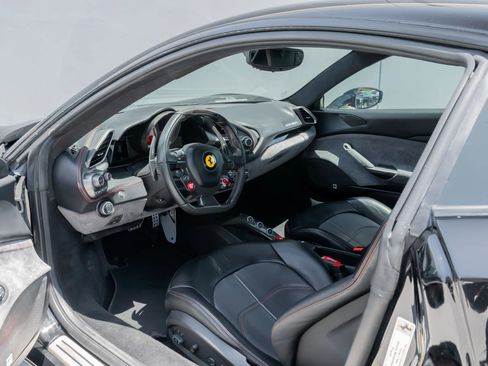 Used 2018 Ferrari 488 GTB RWD image 68