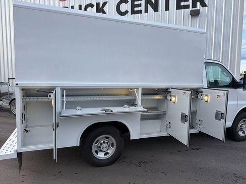 New 2025 Chevrolet Express 3500 w/ Power Convenience Package image 20