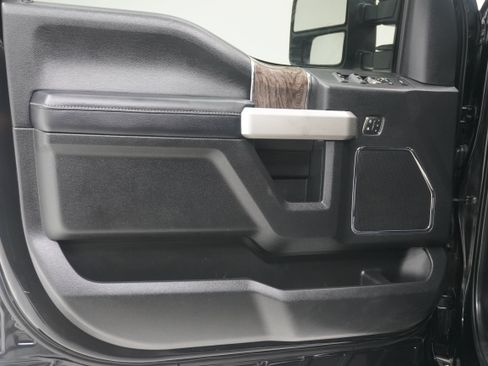 Used 2019 Ford F450 Lariat w/ Lariat Value Package AWD/4WD image 15