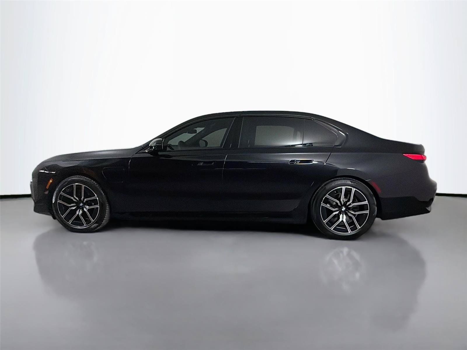 New 2026 BMW 750e xDrive w/ Executive Package AWD/4WD image 8