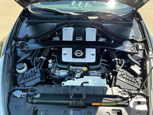 Used 2011 Nissan 370Z Touring w/ Sport Pkg RWD image 22