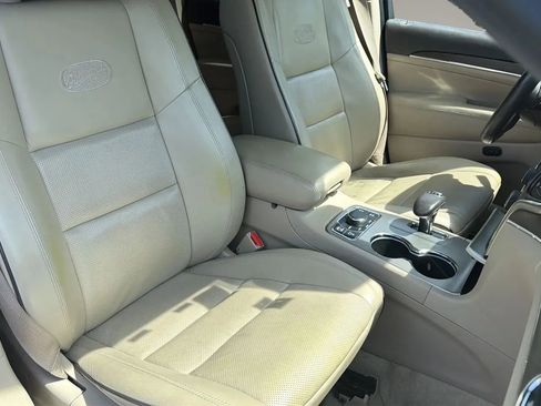 Used 2014 Jeep Grand Cherokee Overland w/ Advanced Technology Group image 16