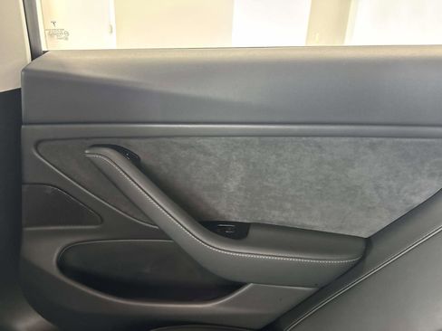 Used 2018 Tesla Model 3 Long Range RWD image 14