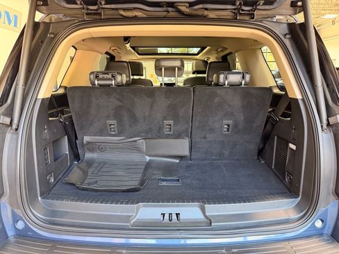 Used 2023 Ford Expedition XLT image 8