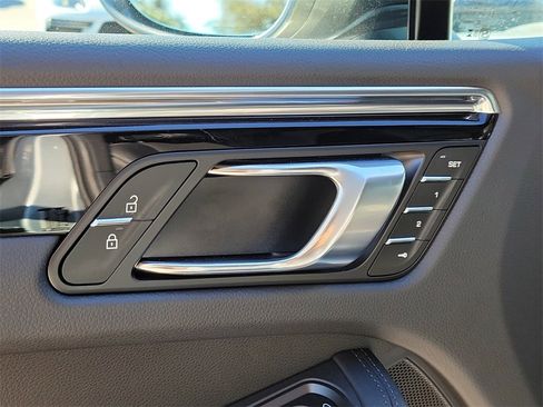 Certified 2025 Porsche Macan Turbo image 25