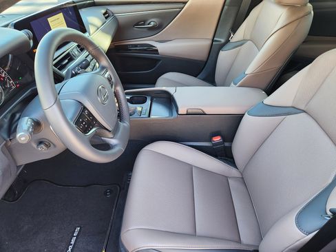 New 2025 Lexus ES 350 w/ Premium Package image 8