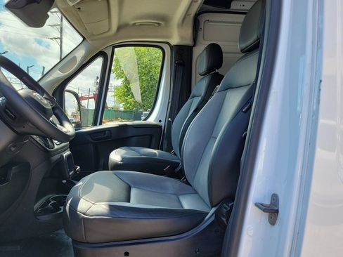 Used 2025 RAM ProMaster 2500 w/ Convenience Group FWD image 15