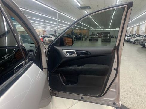 Used 2016 Nissan Pathfinder S FWD image 23