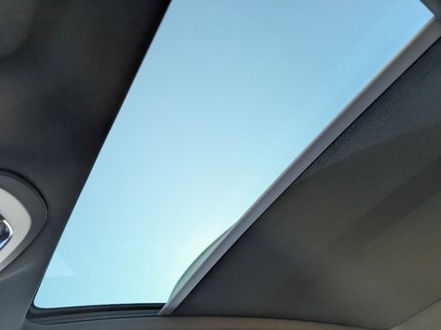 Certified 2023 Porsche Macan S image 18