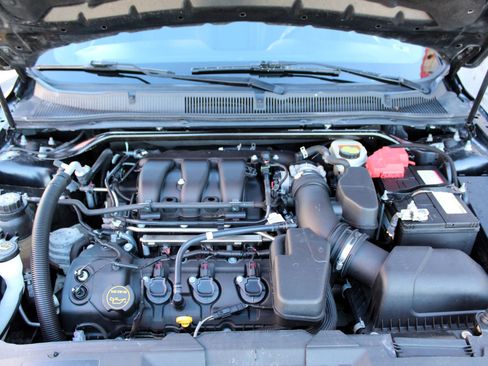 Used 2016 Ford Taurus Limited image 9