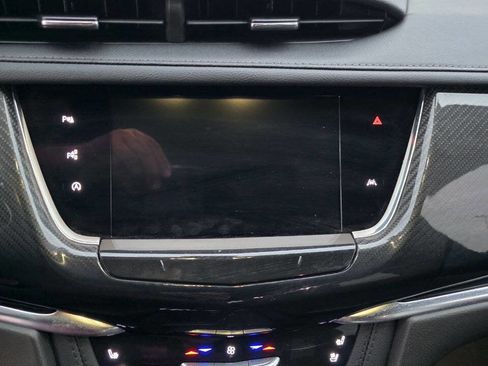 Used 2024 Cadillac XT6 Sport w/ Technology Package AWD/4WD image 38