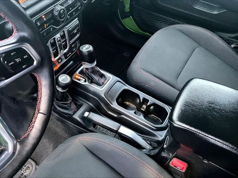 Used 2018 Jeep Wrangler Unlimited Rubicon image 17