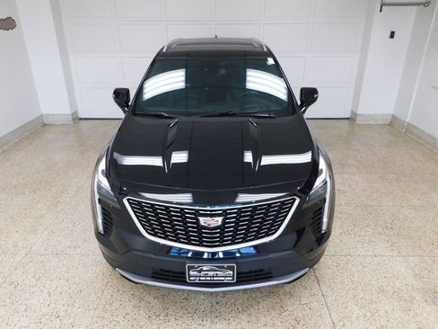 Used 2023 Cadillac XT4 Premium Luxury w/ Technology Package AWD/4WD image 9