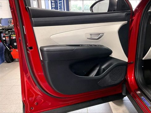 Certified 2025 Hyundai Tucson SEL AWD/4WD image 9